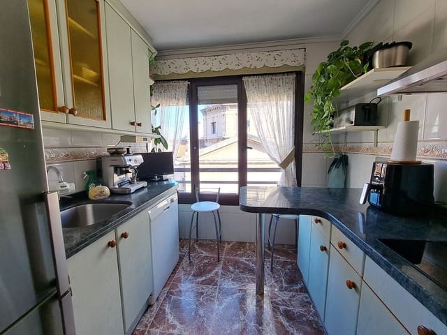 4 slaapkamer Appartement te koop in Centro Urbano, Gijón met garage - € 585.000 (Ref: 9439522)