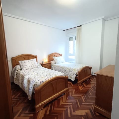 3 soveværelse Lejlighed til salg i Centro Urbano, Gijón med garage - € 256.000 (Ref: 9439523)