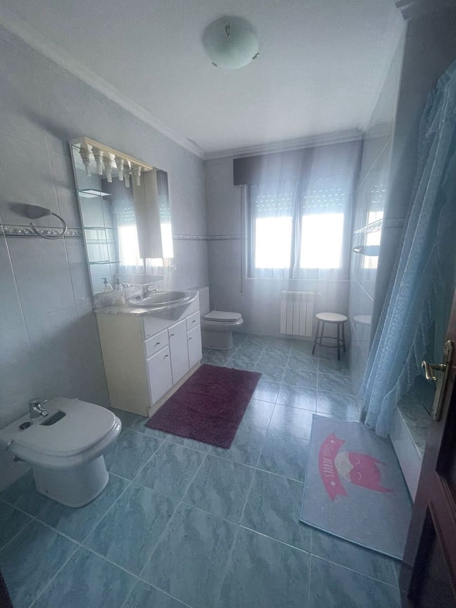 7 bedroom Finca/Country House for sale in Valdes with garage - € 340,000 (Ref: 9439525)