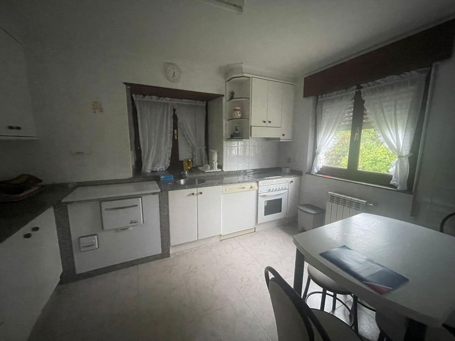 7 bedroom Finca/Country House for sale in Valdes with garage - € 340,000 (Ref: 9439525)