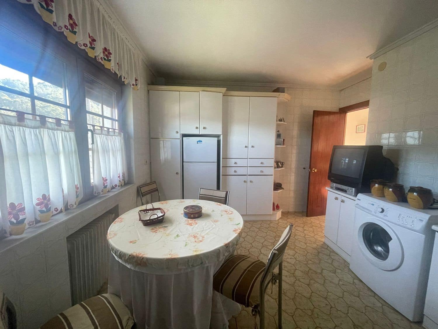 7 bedroom Finca/Country House for sale in Valdes with garage - € 340,000 (Ref: 9439525)