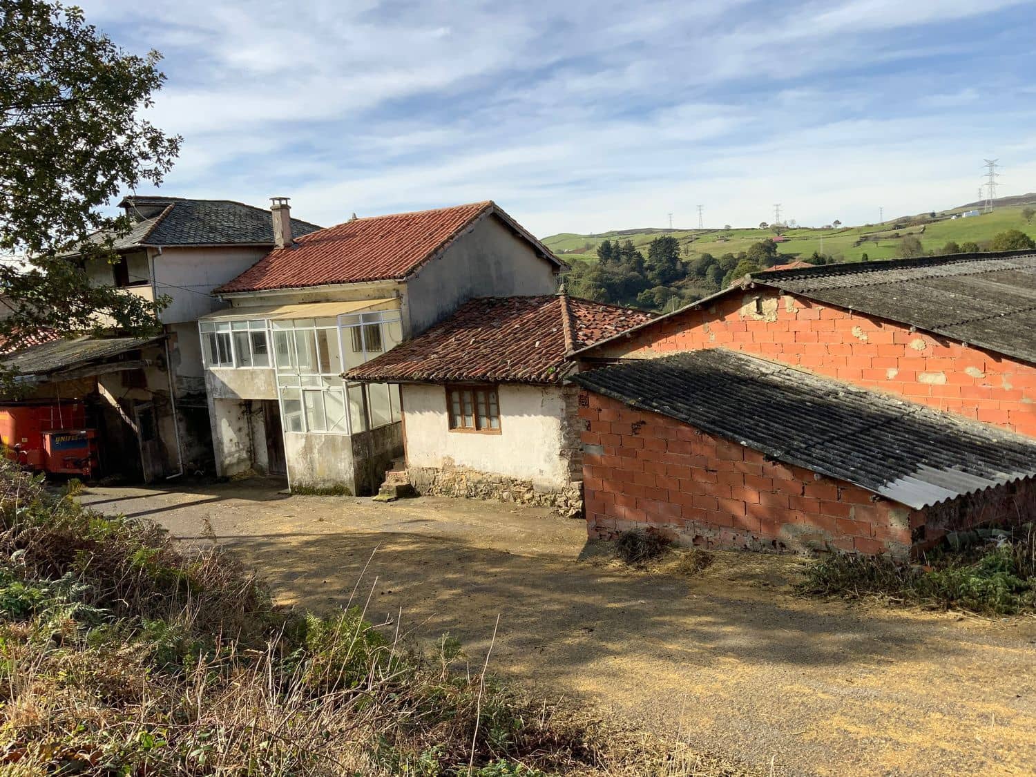 3 soveværelse Finca/Landehus til salg i Tineo med garage - € 240.000 (Ref: 9439526)