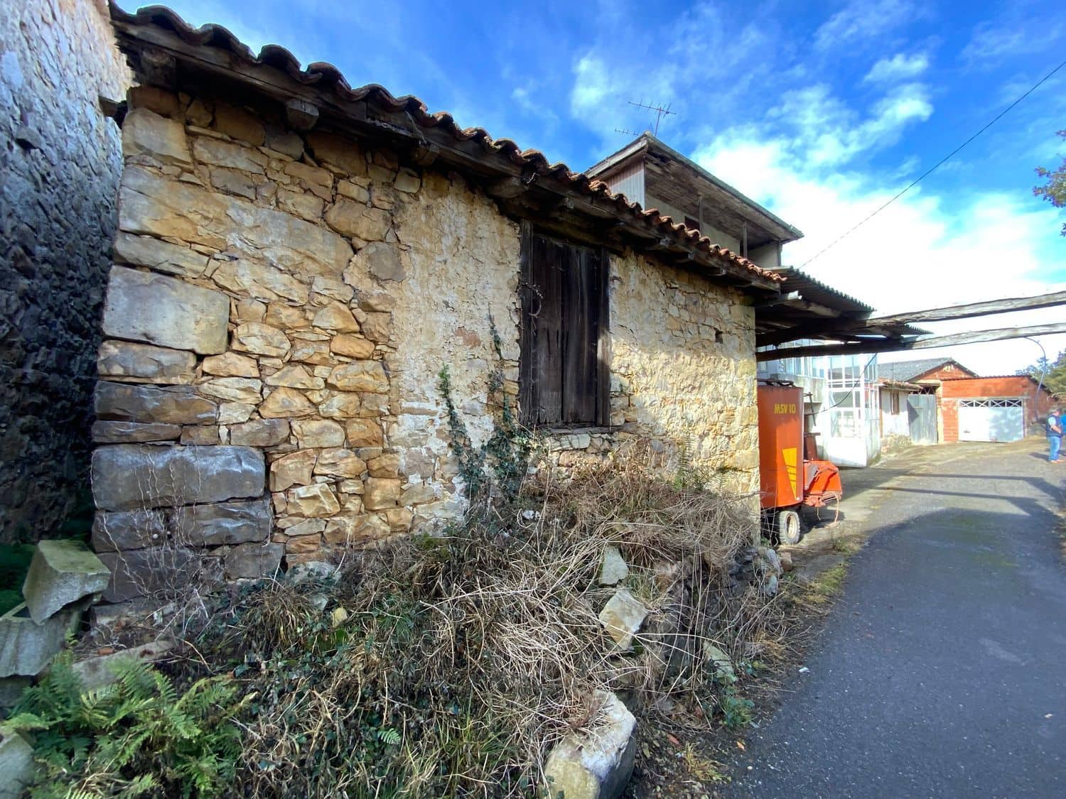 3 soveværelse Finca/Landehus til salg i Tineo med garage - € 240.000 (Ref: 9439526)