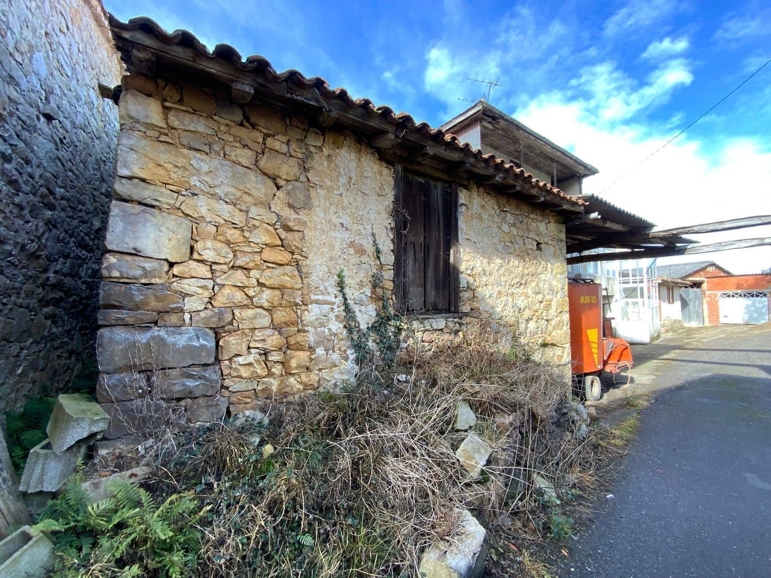 3 soveværelse Finca/Landehus til salg i Tineo med garage - € 240.000 (Ref: 9439526)