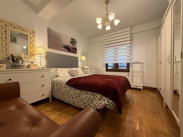 3 soverom Leilighet til salgs i Centro Urbano, Gijón med garasje - € 148 000 (Ref: 9441274)