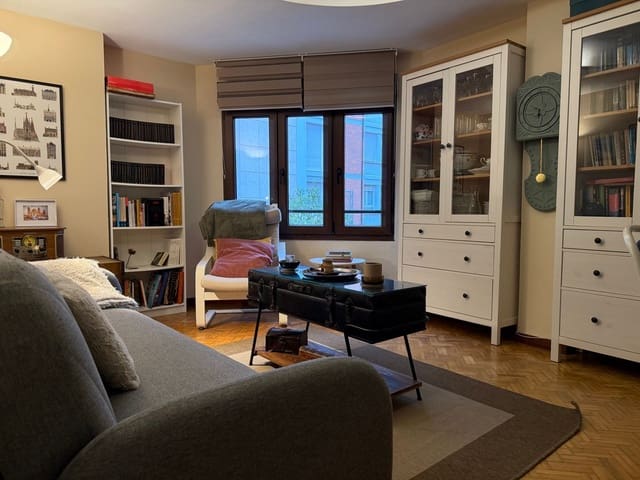 3 soverom Leilighet til salgs i Centro Urbano, Gijón med garasje - € 148 000 (Ref: 9441274)