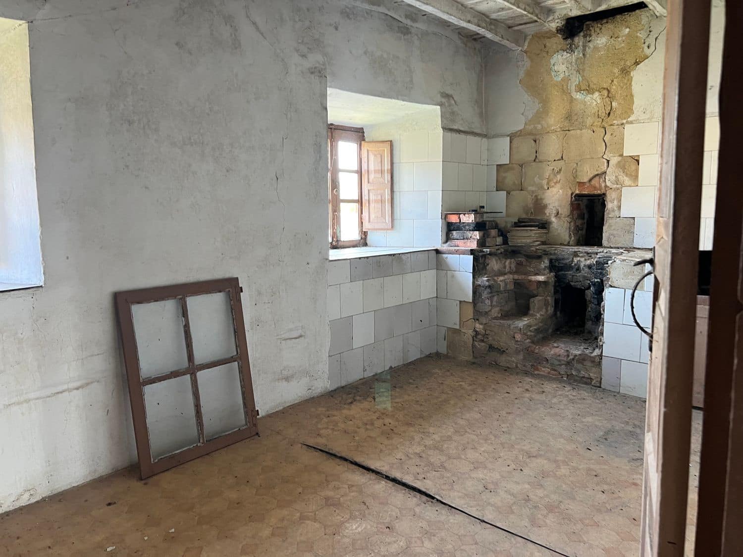 5 slaapkamer Finca/Landhuis te koop in Nava met garage - € 35.000 (Ref: 9441275)