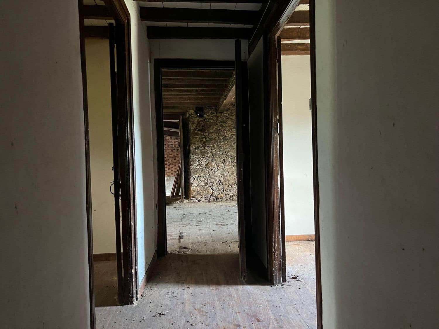 5 slaapkamer Finca/Landhuis te koop in Nava met garage - € 35.000 (Ref: 9441275)