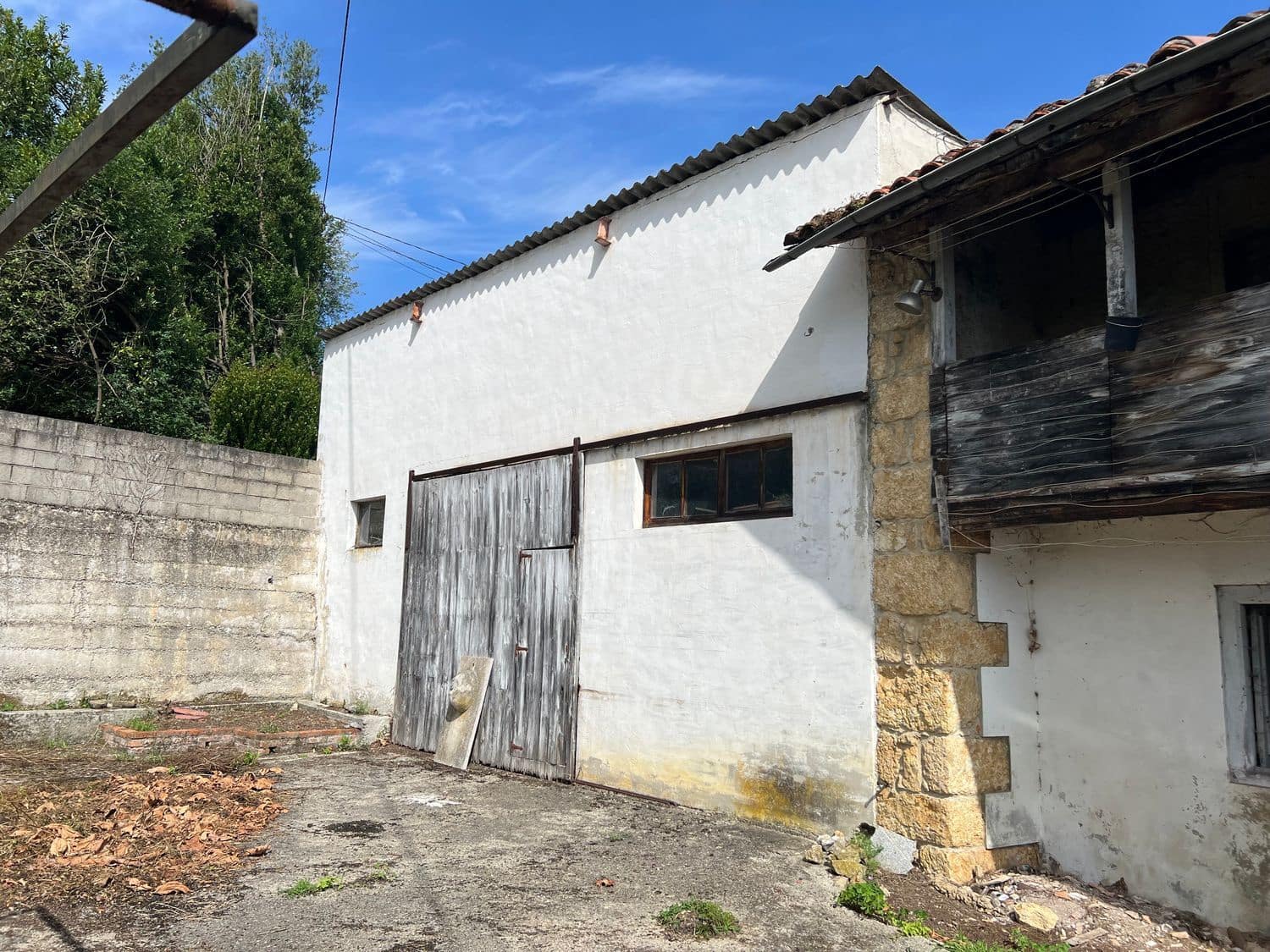 5 slaapkamer Finca/Landhuis te koop in Nava met garage - € 35.000 (Ref: 9441275)