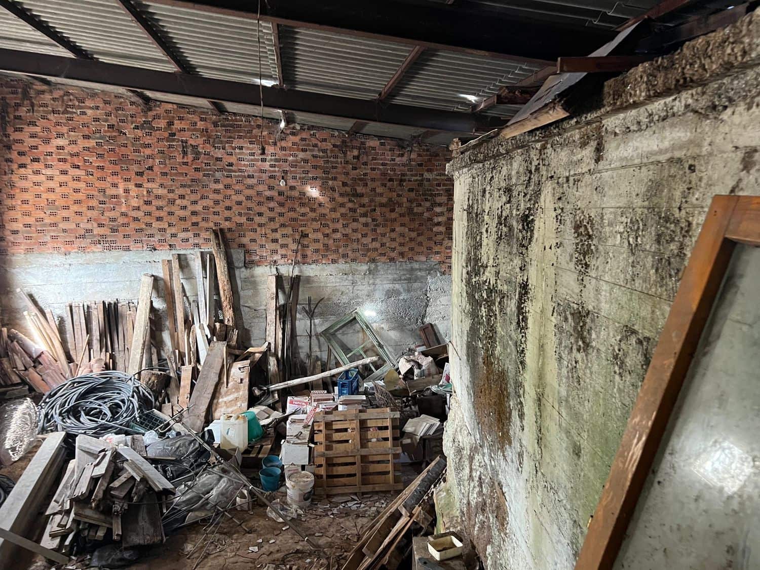 5 slaapkamer Finca/Landhuis te koop in Nava met garage - € 35.000 (Ref: 9441275)