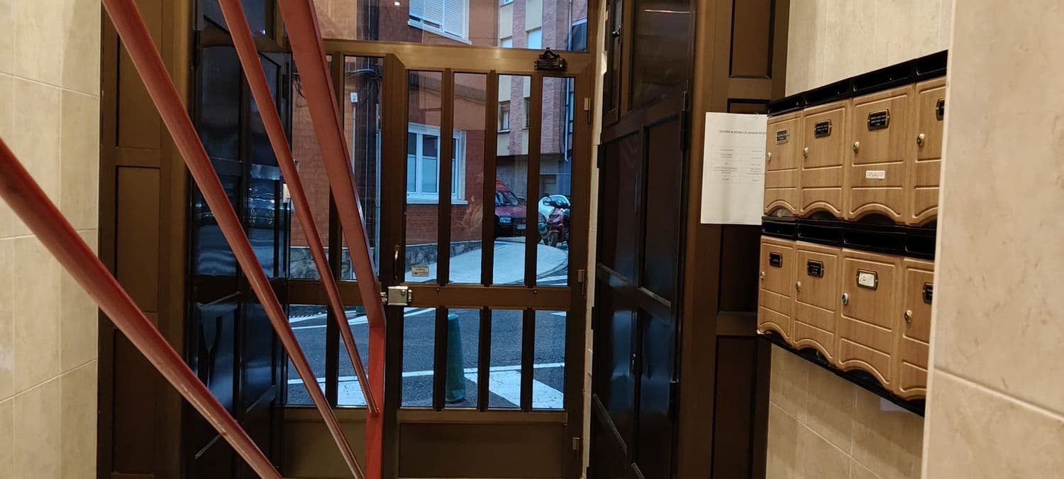 2 quarto Apartamento para arrendar em Gijon com garagem - 825 € (Ref: 9441679)