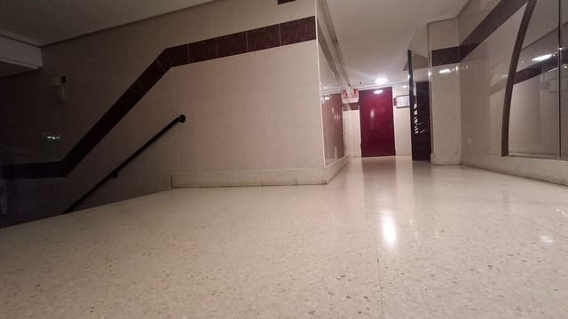 2 soverom Leilighet til salgs i Centro Urbano, Oviedo med garasje - € 165 000 (Ref: 9450099)