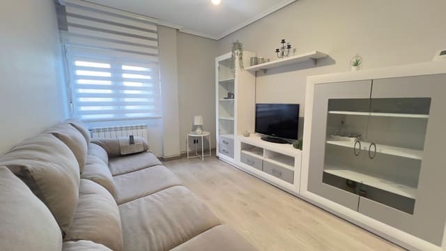 3 slaapkamer Appartement te huur in Centro Urbano, Gijón met garage - € 850 (Ref: 9455743)