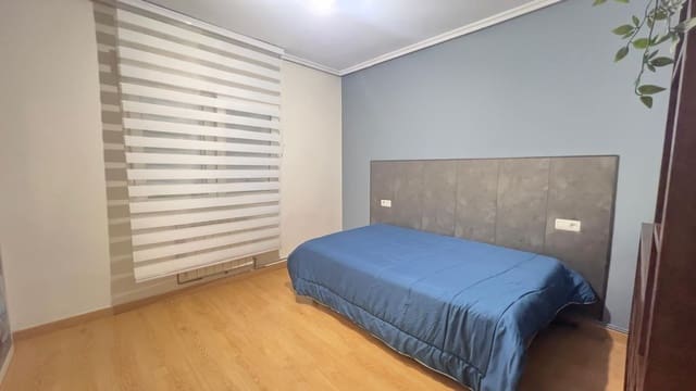 3 slaapkamer Appartement te huur in Centro Urbano, Gijón met garage - € 850 (Ref: 9455743)