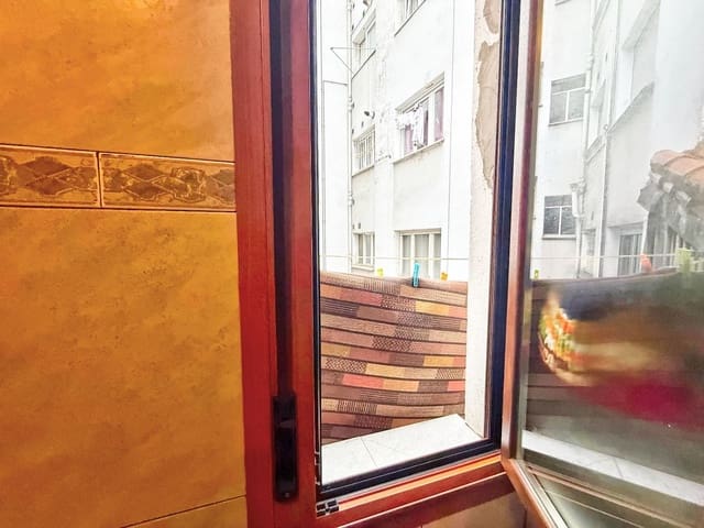 Apartamento de 2 habitaciones en Avilés en venta con garaje - 120.000 € (Ref: 9460962)