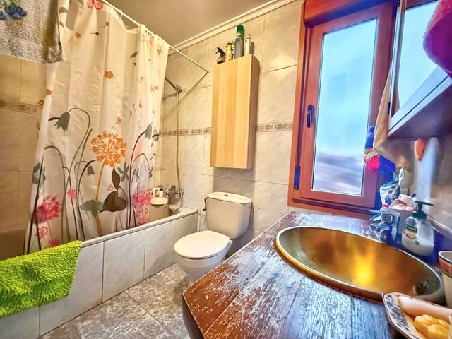 Apartamento de 2 habitaciones en Avilés en venta con garaje - 120.000 € (Ref: 9460962)