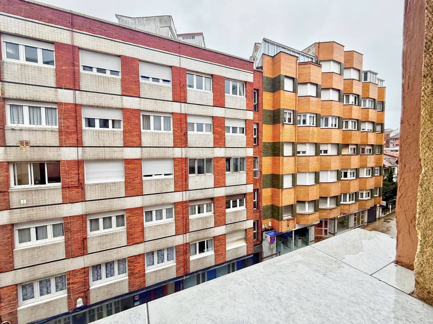 Apartamento de 2 habitaciones en Avilés en venta con garaje - 120.000 € (Ref: 9460962)