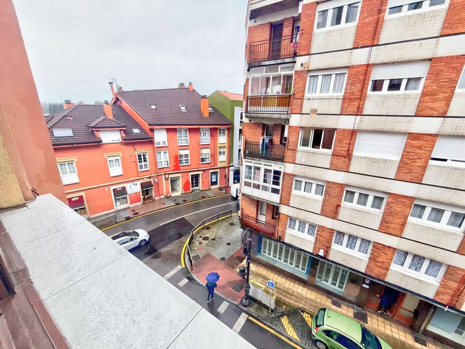 Apartamento de 2 habitaciones en Avilés en venta con garaje - 120.000 € (Ref: 9460962)