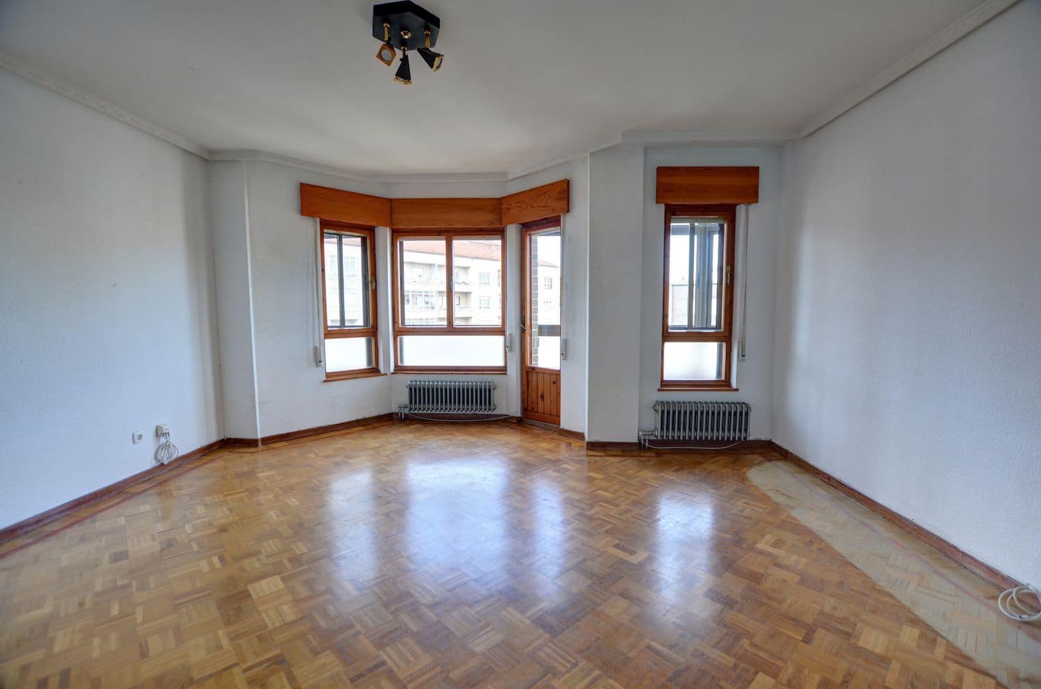 4 quarto Apartamento para venda em Castrillon com garagem - 227 000 € (Ref: 9460964)