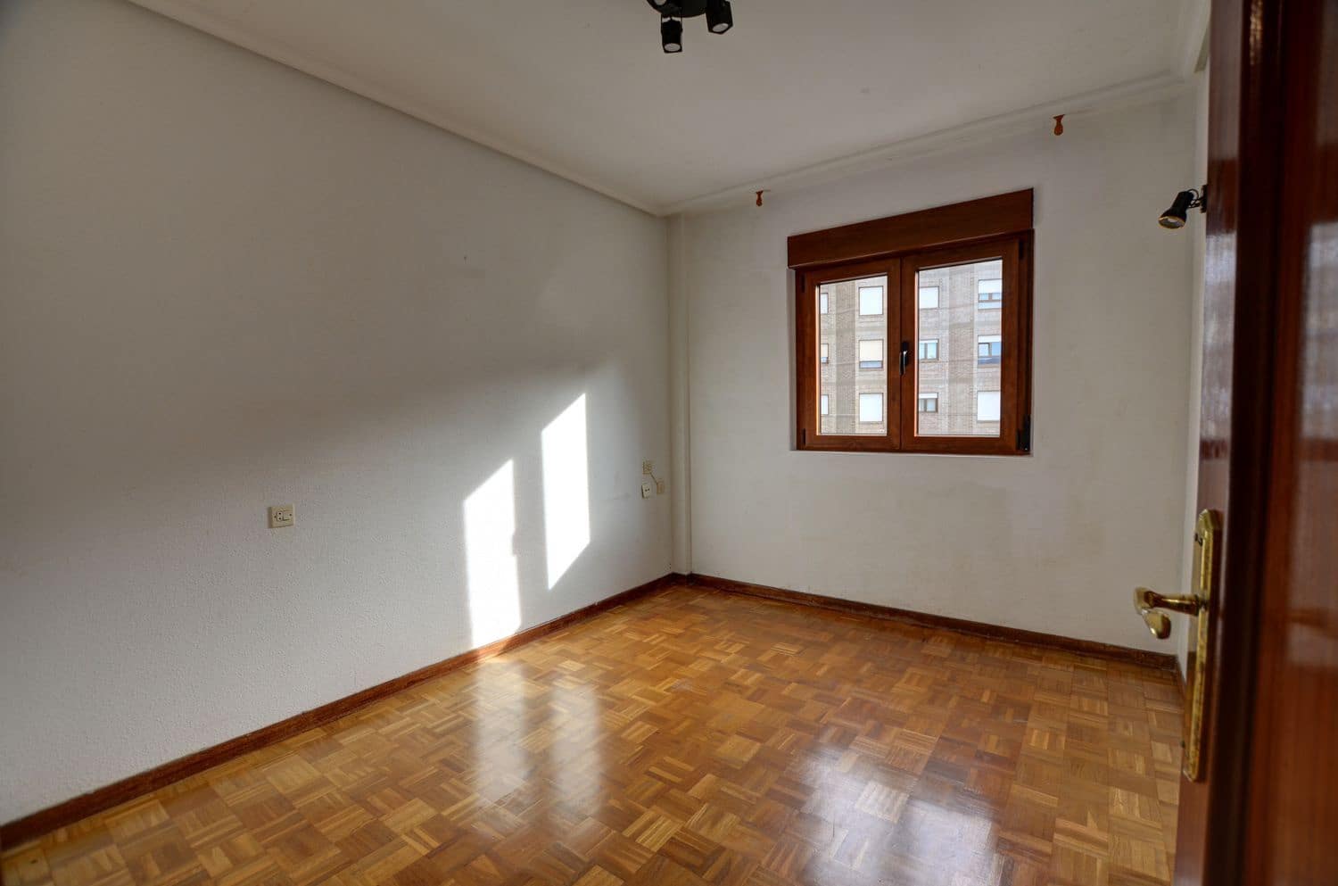 4 quarto Apartamento para venda em Castrillon com garagem - 227 000 € (Ref: 9460964)