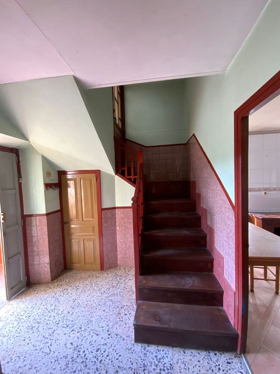 4 bedroom Finca/Country House for sale in Luarca with garage - € 240,000 (Ref: 9461137)