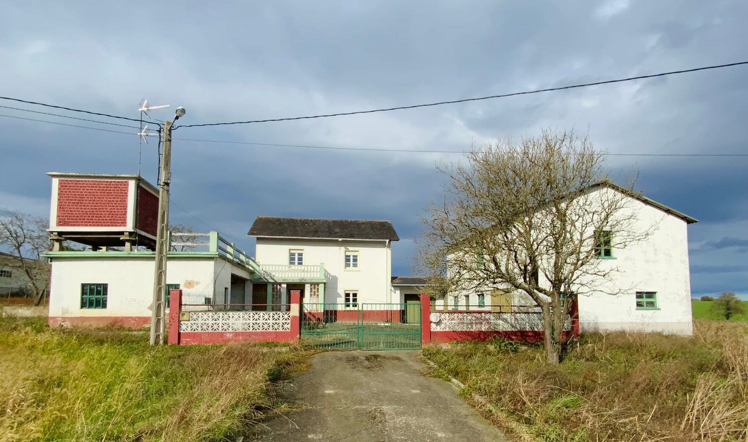4 bedroom Finca/Country House for sale in Luarca with garage - € 240,000 (Ref: 9461137)