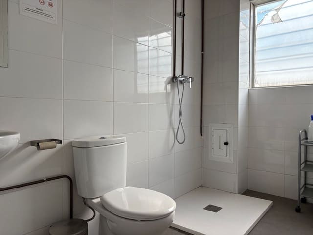 Local Commercial à vendre à Corvera de Asturias - 465 000 € (Ref: 9465237)