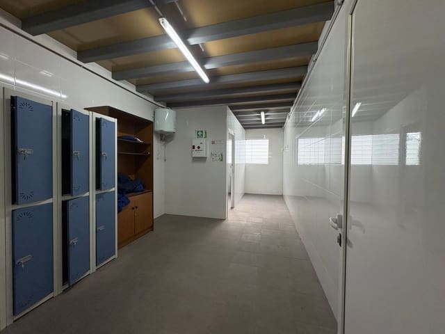 Local Commercial à vendre à Corvera de Asturias - 465 000 € (Ref: 9465237)