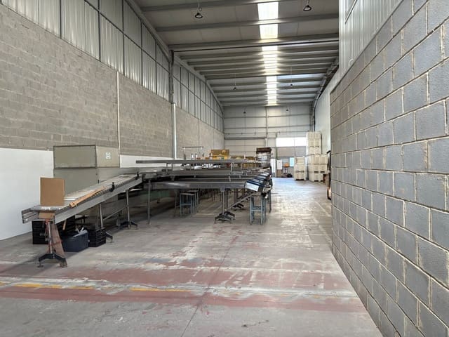 Local Commercial à vendre à Corvera de Asturias - 465 000 € (Ref: 9465237)