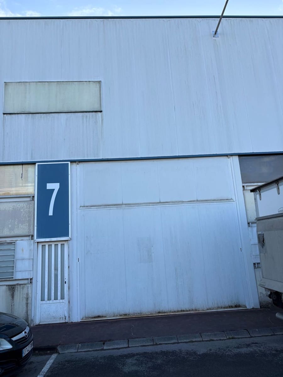 Local Commercial à vendre à Corvera de Asturias - 465 000 € (Ref: 9465237)