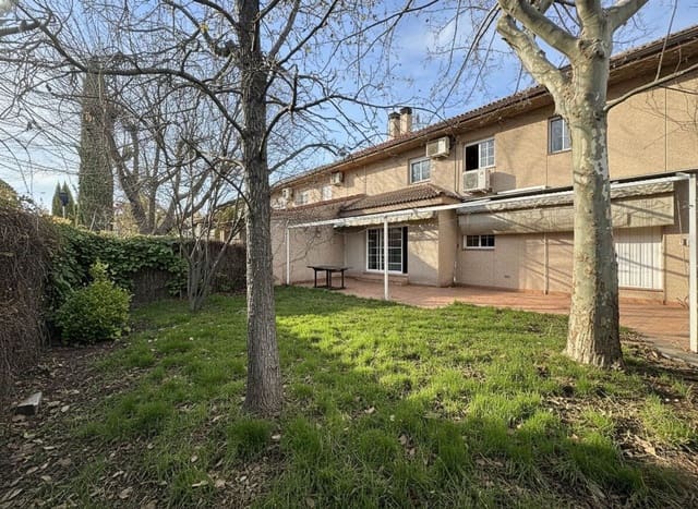 4 chambre Maison de Ville à vendre à Las Rozas de Madrid avec piscine garage - 990 000 € (Ref: 9467959)