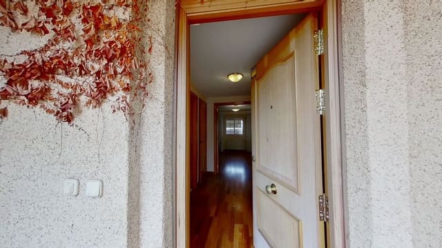 4 makuuhuone Omakotitalo myytävänä paikassa Las Rozas de Madrid mukana uima-altaan 
autotalli - 990 000 € (Ref: 9467959)