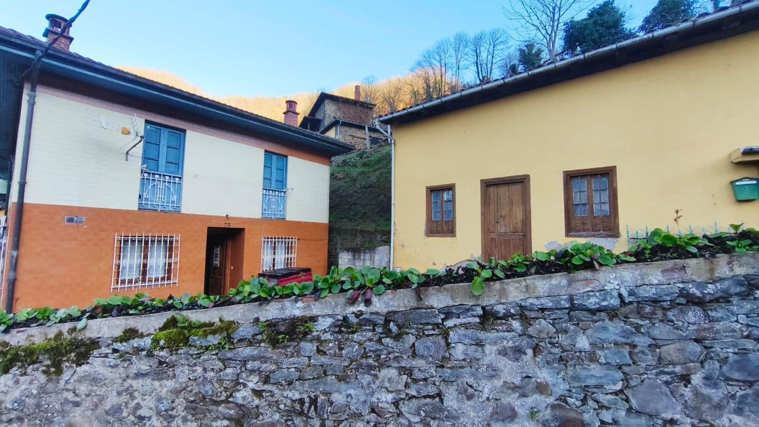 5 quarto Quinta/Casa Rural para venda em Quiros com garagem - 125 000 € (Ref: 9467960)