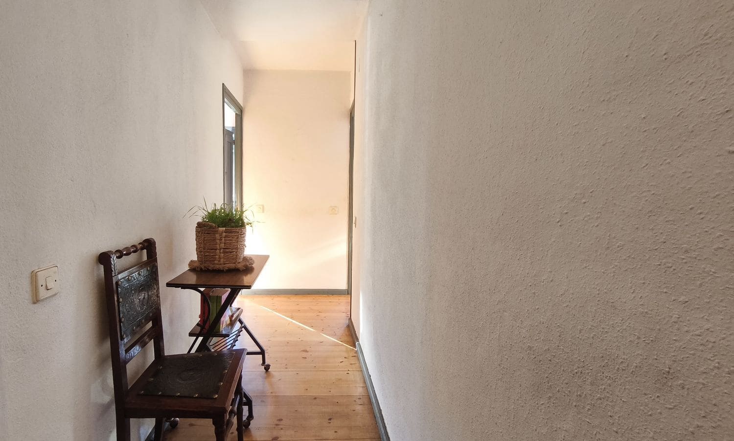 5 bedroom Finca/Country House for sale in Quiros with garage - € 125,000 (Ref: 9467960)