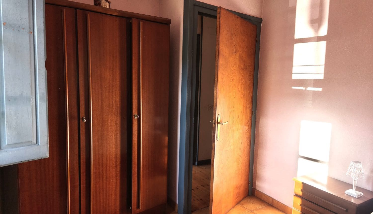 5 bedroom Finca/Country House for sale in Quiros with garage - € 125,000 (Ref: 9467960)