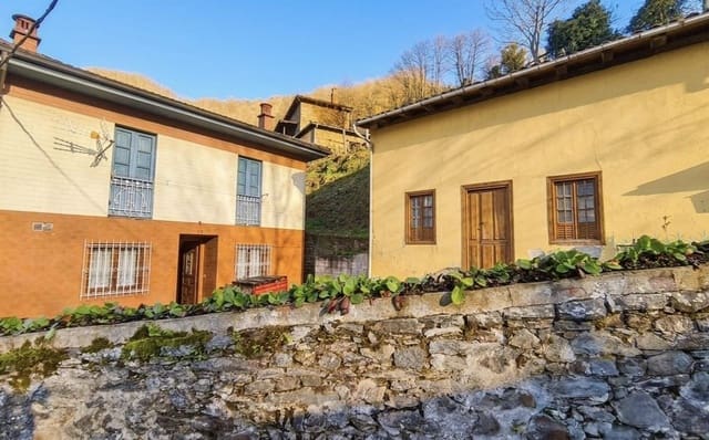 Finca/Casa Rural de 5 habitaciones en Quirós en venta con garaje - 123.000 € (Ref: 9467960)