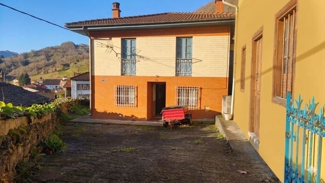 Finca/Casa Rural de 5 habitaciones en Quirós en venta con garaje - 123.000 € (Ref: 9467960)