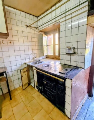 3 bedroom Townhouse for sale in Quirós with garage - € 40,000 (Ref: 9467961)