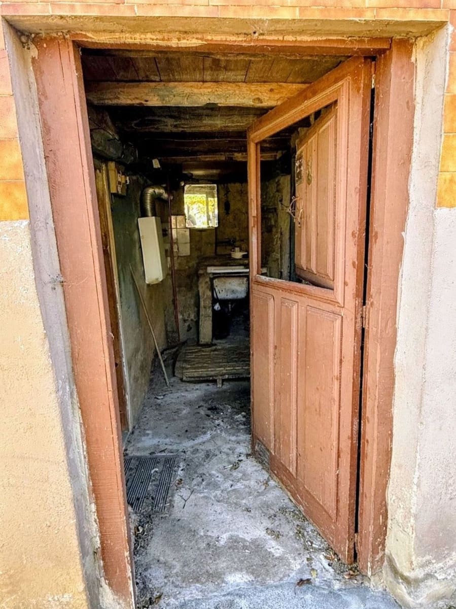 3 quarto Casa em Banda para venda em Quiros com garagem - 40 000 € (Ref: 9467961)