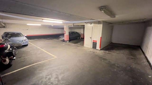 Garage à louer à Centro Urbano, Gijón - 100 € (Ref: 9470501)