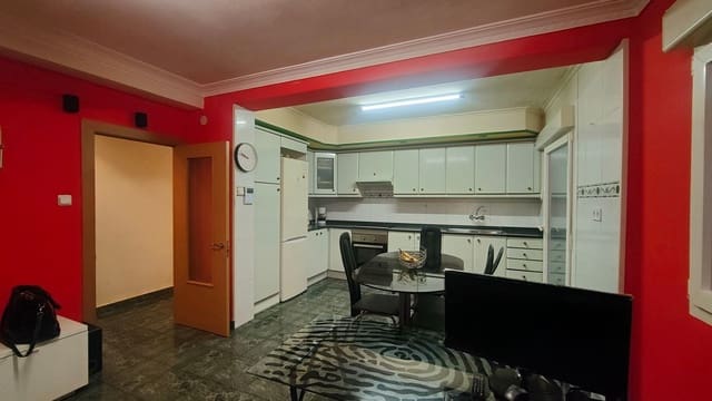 3 slaapkamer Appartement te koop in Centro Urbano, Gijón met garage - € 149.000 (Ref: 9471946)