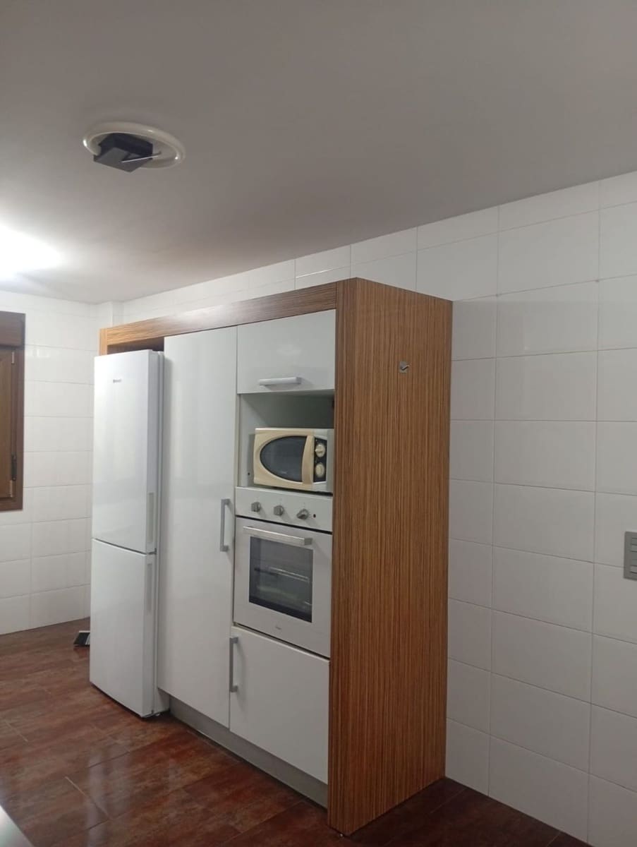 4 bedroom Villa for sale in Siero with garage - € 390,000 (Ref: 9480848)