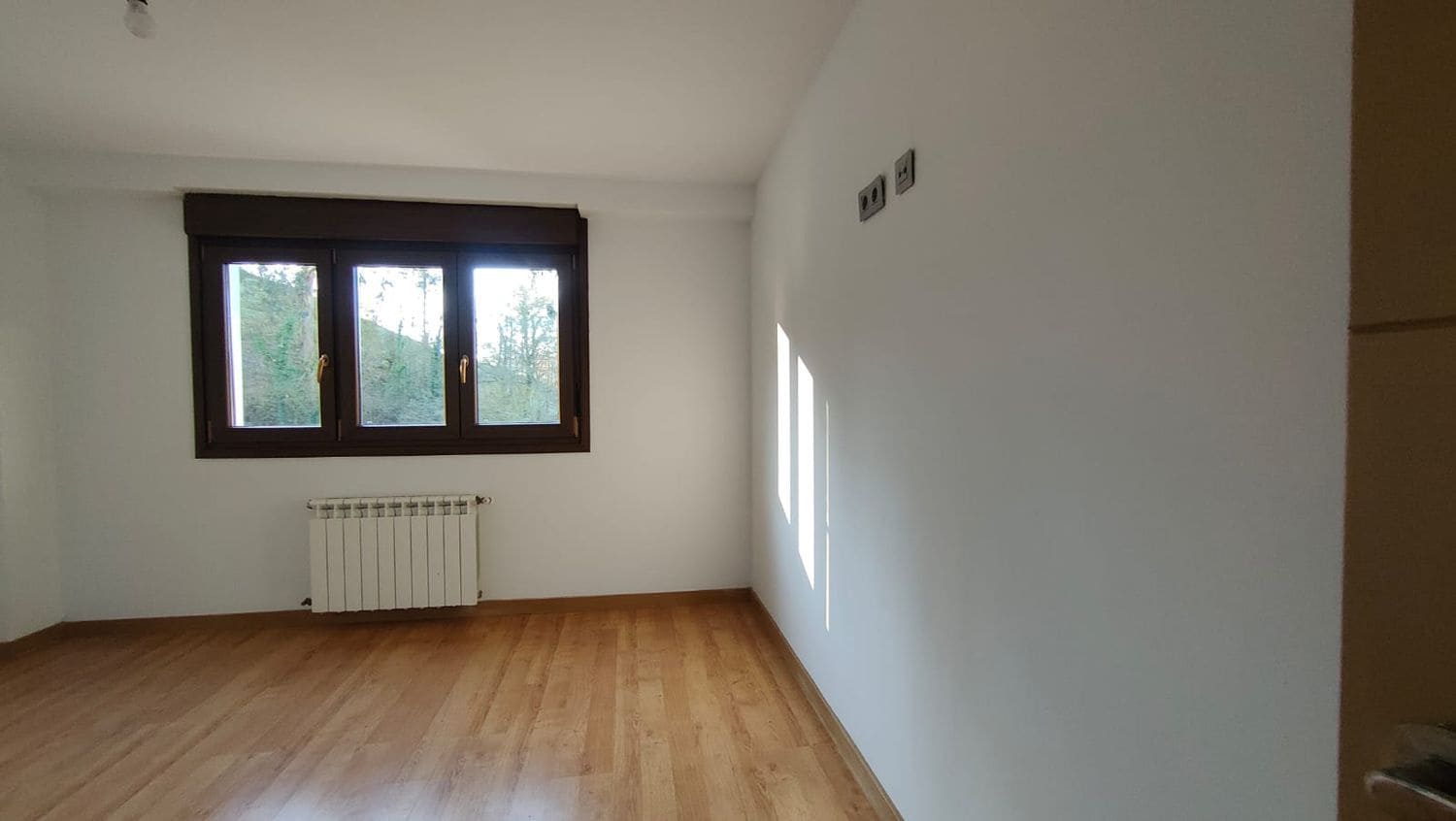 4 bedroom Villa for sale in Siero with garage - € 390,000 (Ref: 9480848)