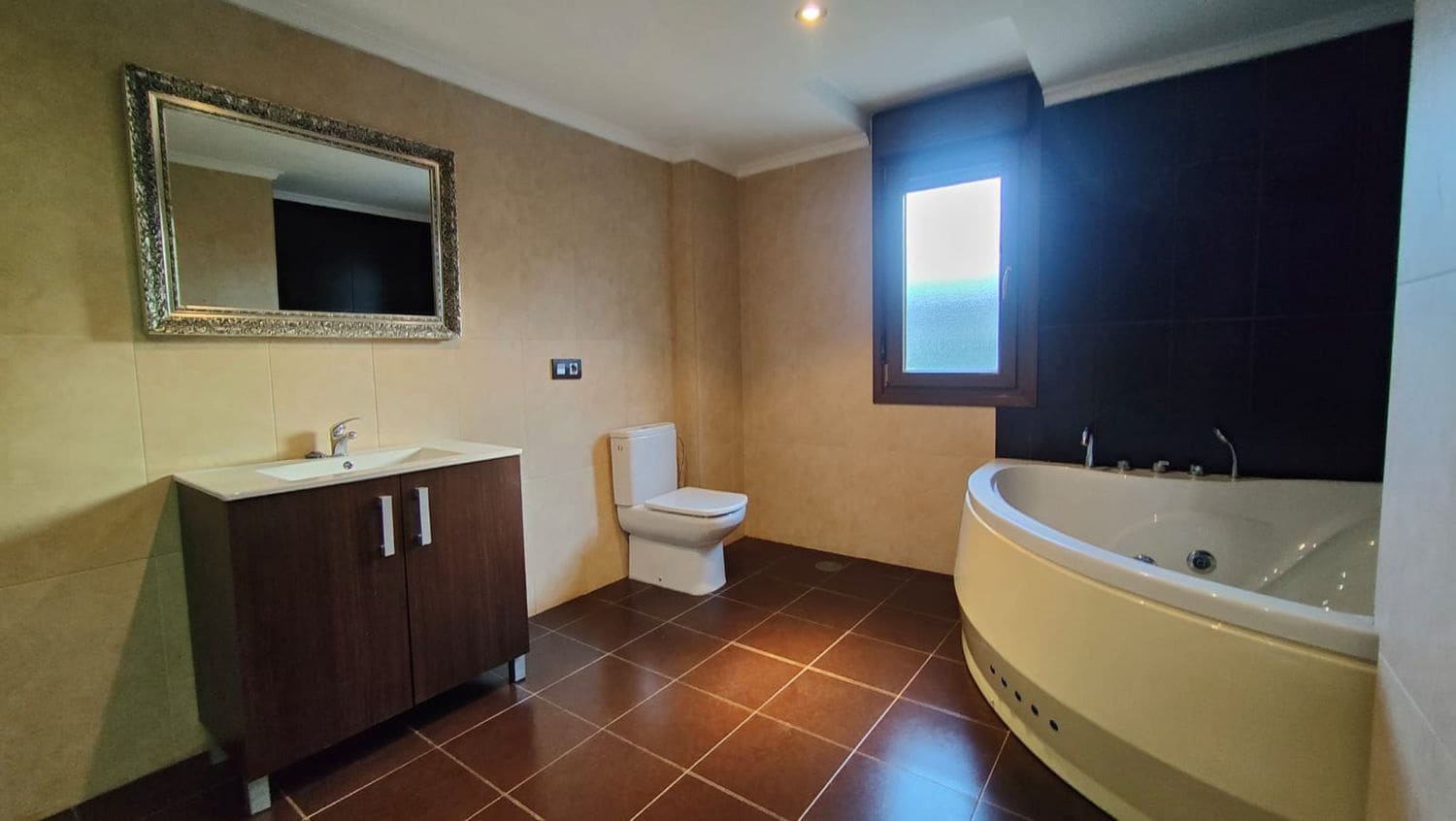 4 bedroom Villa for sale in Siero with garage - € 390,000 (Ref: 9480848)