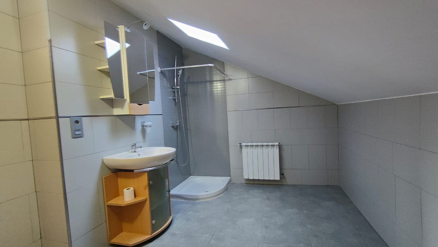 4 bedroom Villa for sale in Siero with garage - € 390,000 (Ref: 9480848)