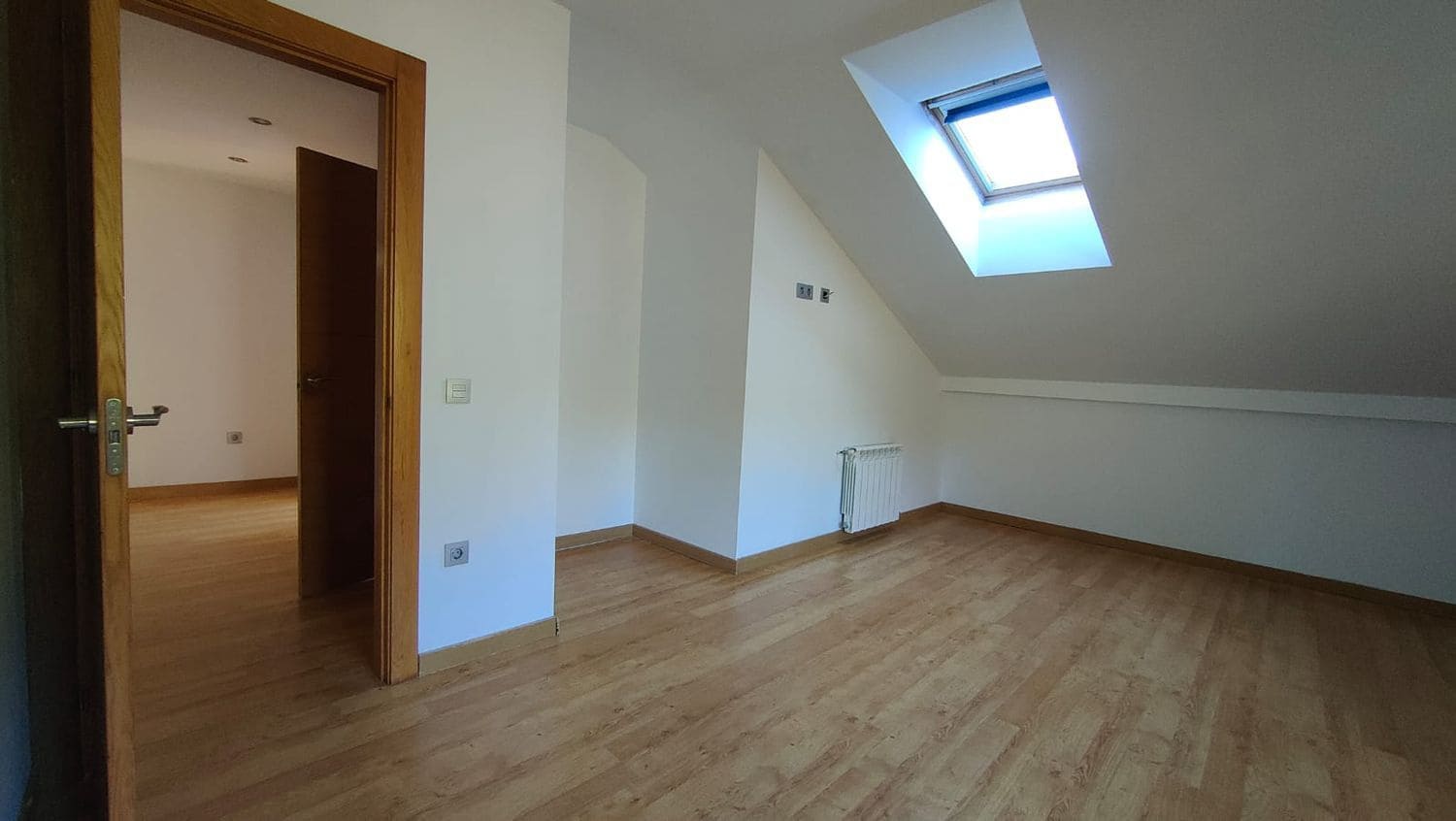 4 bedroom Villa for sale in Siero with garage - € 390,000 (Ref: 9480848)