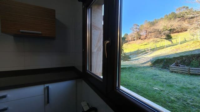 Chalet de 4 habitaciones en Siero en venta con garaje - 390.000 € (Ref: 9480848)