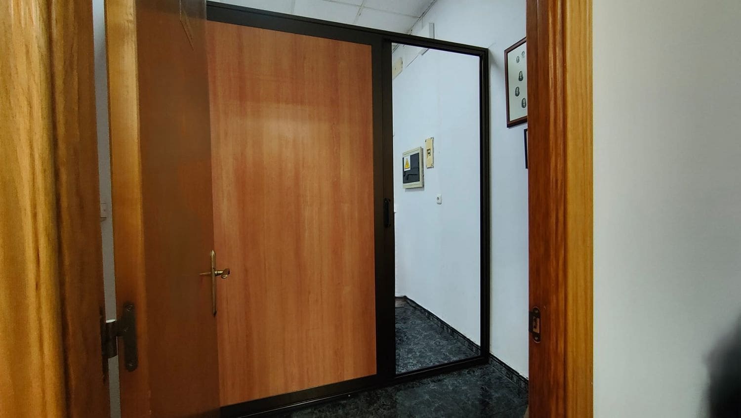 Commercial for sale in Gijon - € 53,000 (Ref: 9481669)