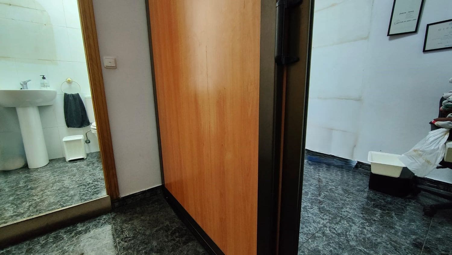 Commercial for sale in Gijon - € 53,000 (Ref: 9481669)