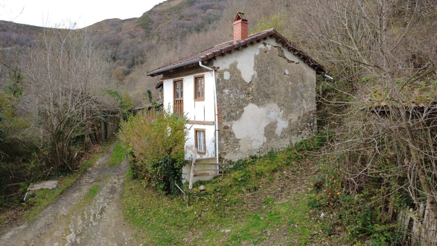 Finca/Casa Rural de 2 habitaciones en Laviana en venta con garaje - 15.000 € (Ref: 9490998)